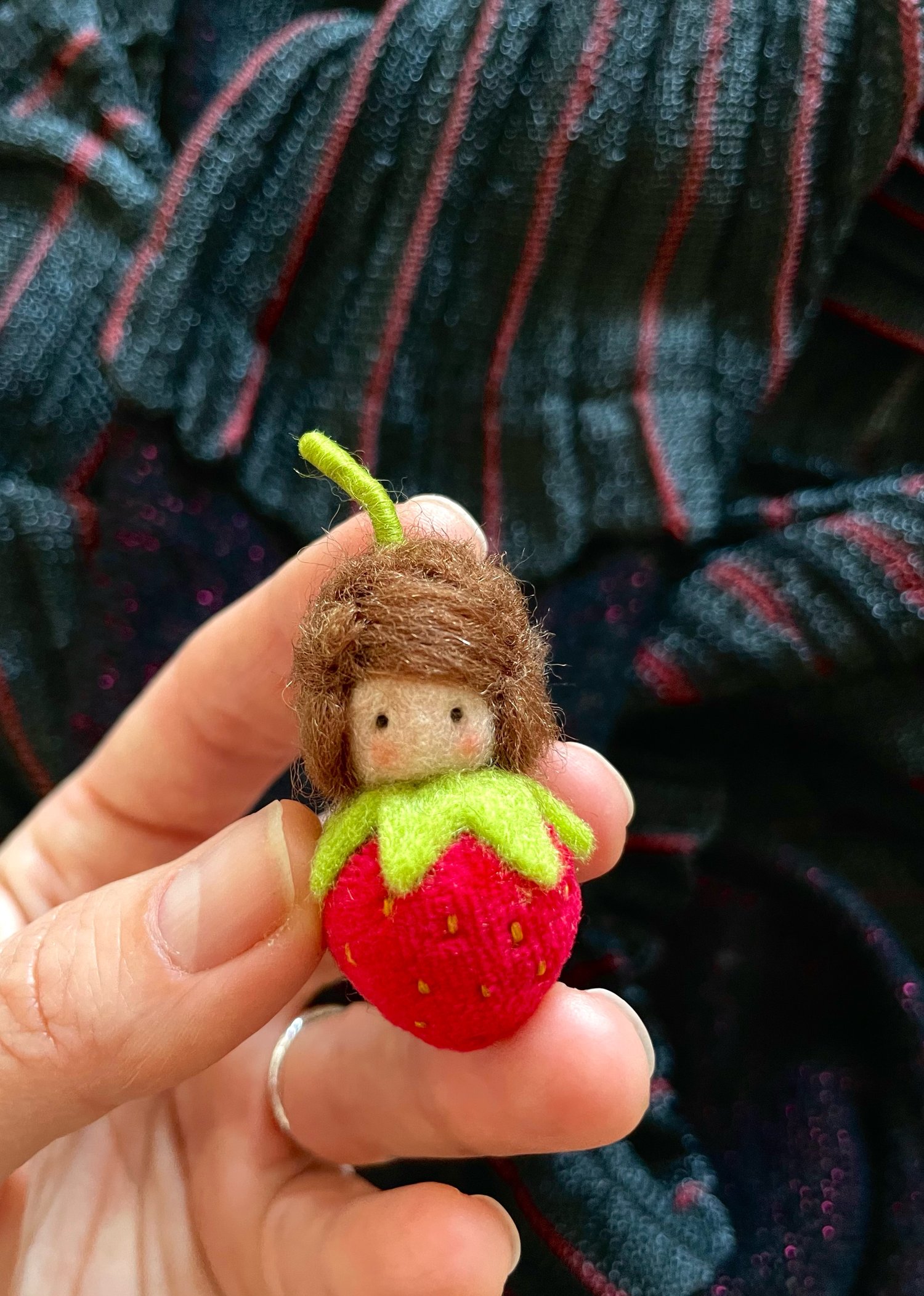 Image of Dorimu Strawberry brooch - brown