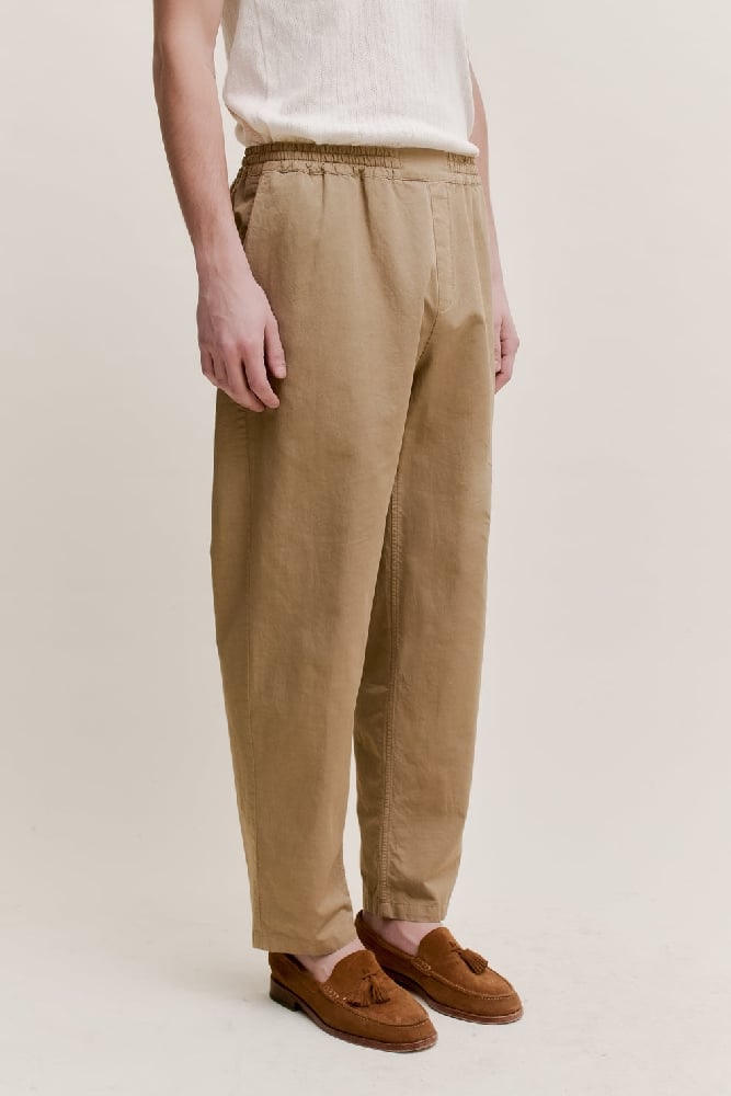 Image of A KIND OF GUISE BANASA PANTS SOFT ALMOND