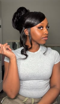 Image 2 of 360 frontal wig 26 inch 