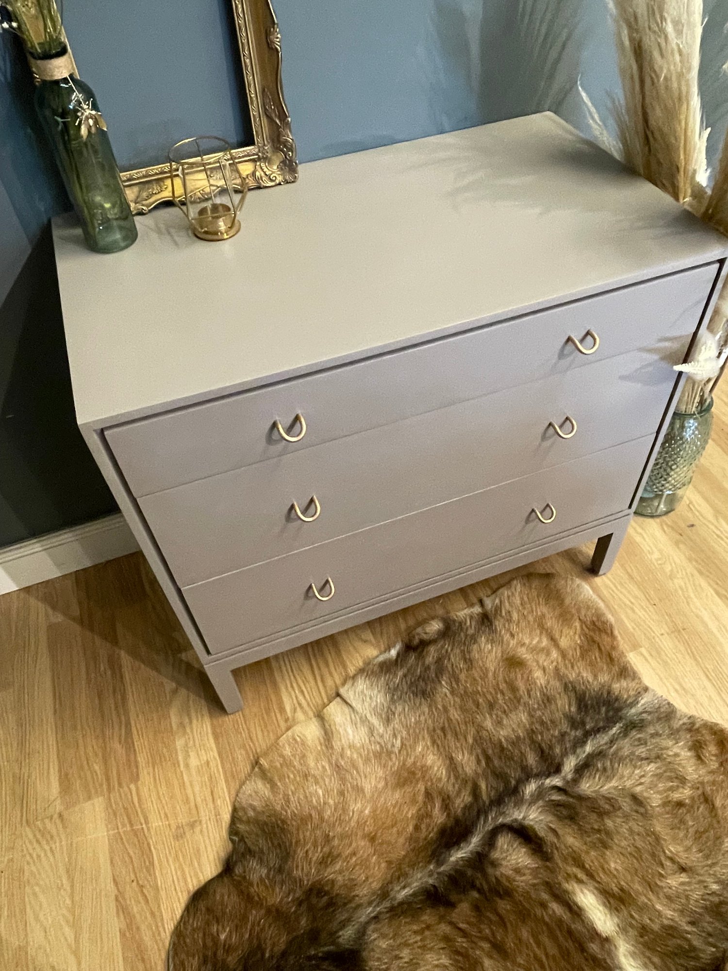 Image of Small chest of drawers neutral & gold 