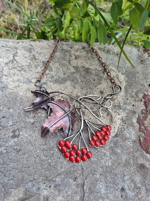 Viburnum necklace 