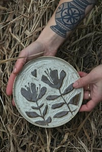 Image 1 of Tulip • Handcarved gres plate