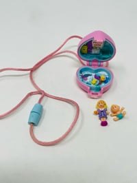 Image 1 of Polly Pocket vintage médaillon coeur rose complet