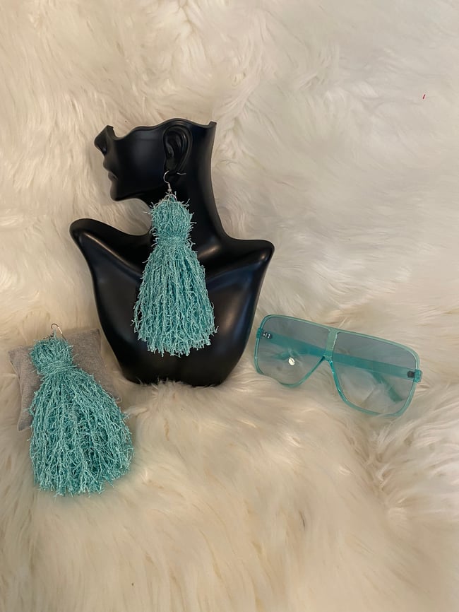 Pair them up long tassel/sunglasses set 