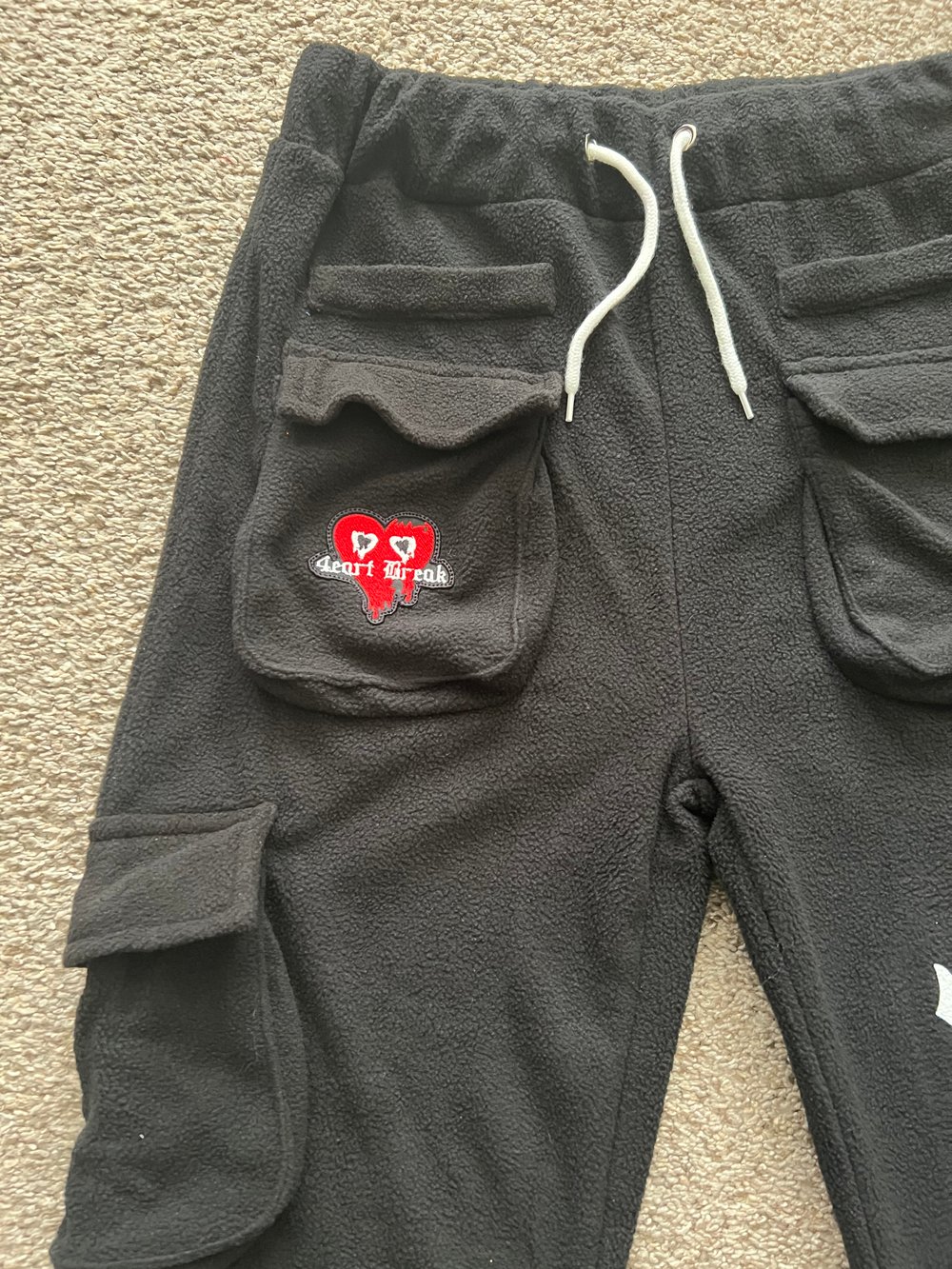 4eartbreak Sweats (Black)