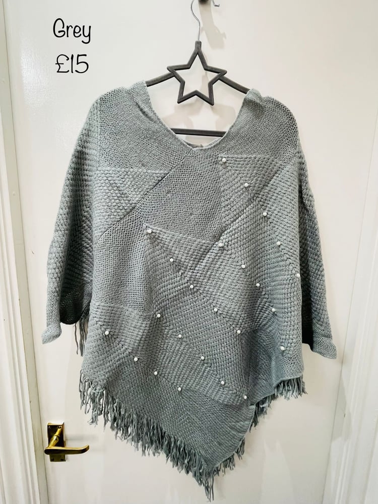 Image of Clothing - Arrow Knit & Pearl Tassel Poncho