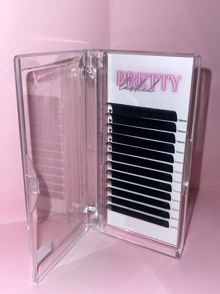 Image of LASHED PRETTY signature trays