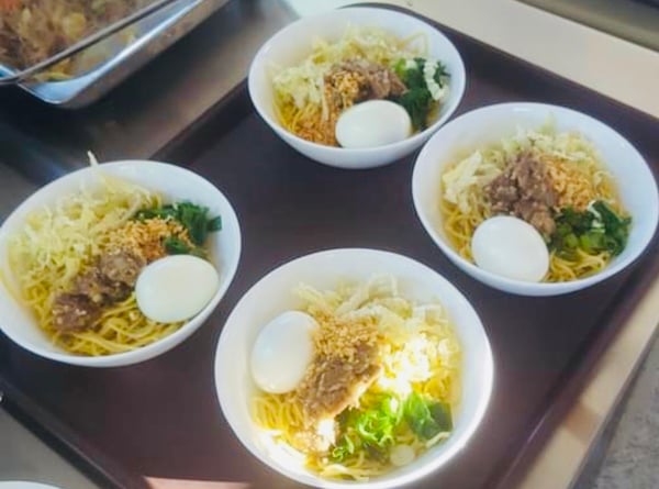 Image of Beef Mami includes rice and drink with free delivery.