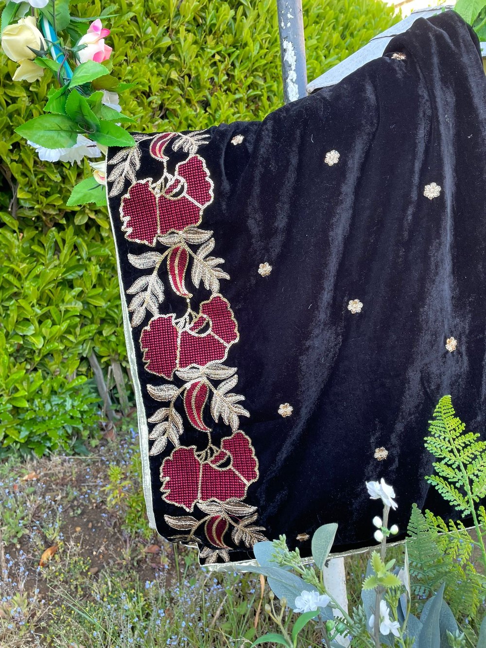  Velvet Embroidery Shawl 