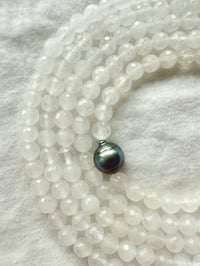 Image 1 of White Jade & Tahitian Pearl Bracelet