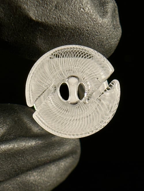 Image of Dok Glass Pivot Top - Black/White