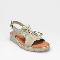 Image 3 of DJANGO & JULIETTE MALIKA ALMOND