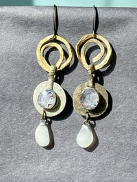 Image 2 of Opal resin earrings (brass)