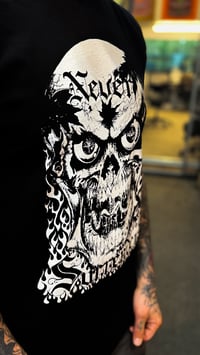 Image 2 of Never surrender 