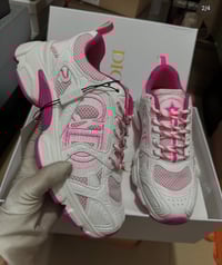 Image 1 of WONDER PINK RUNNERS