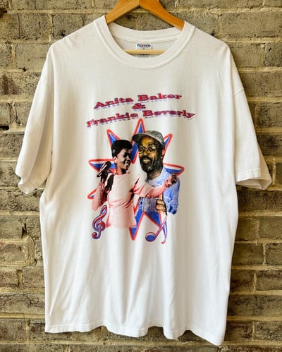 Image of VINTAGE “ANITA BAKER & FRANKIE BEVERLY - NIGHT OF THE CLASSIC STARS” CONCERT TEE, SIZE: XL