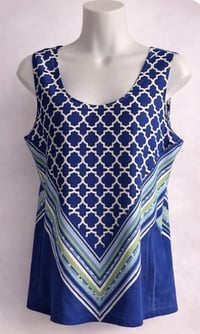 Image 5 of New Large Alyxa Sleeveless top #872*8