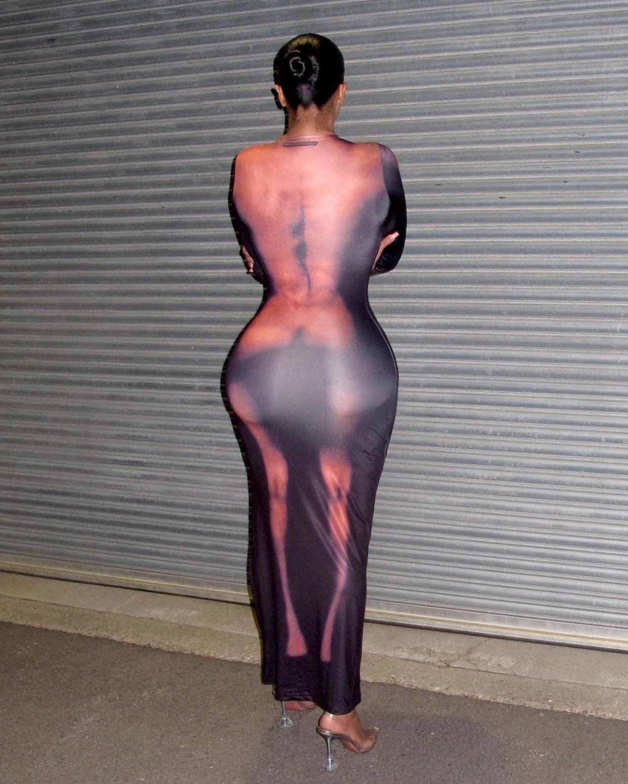Image of BODY SILHOUETTE LONG SLEEVE DRESS (MEDIUM)