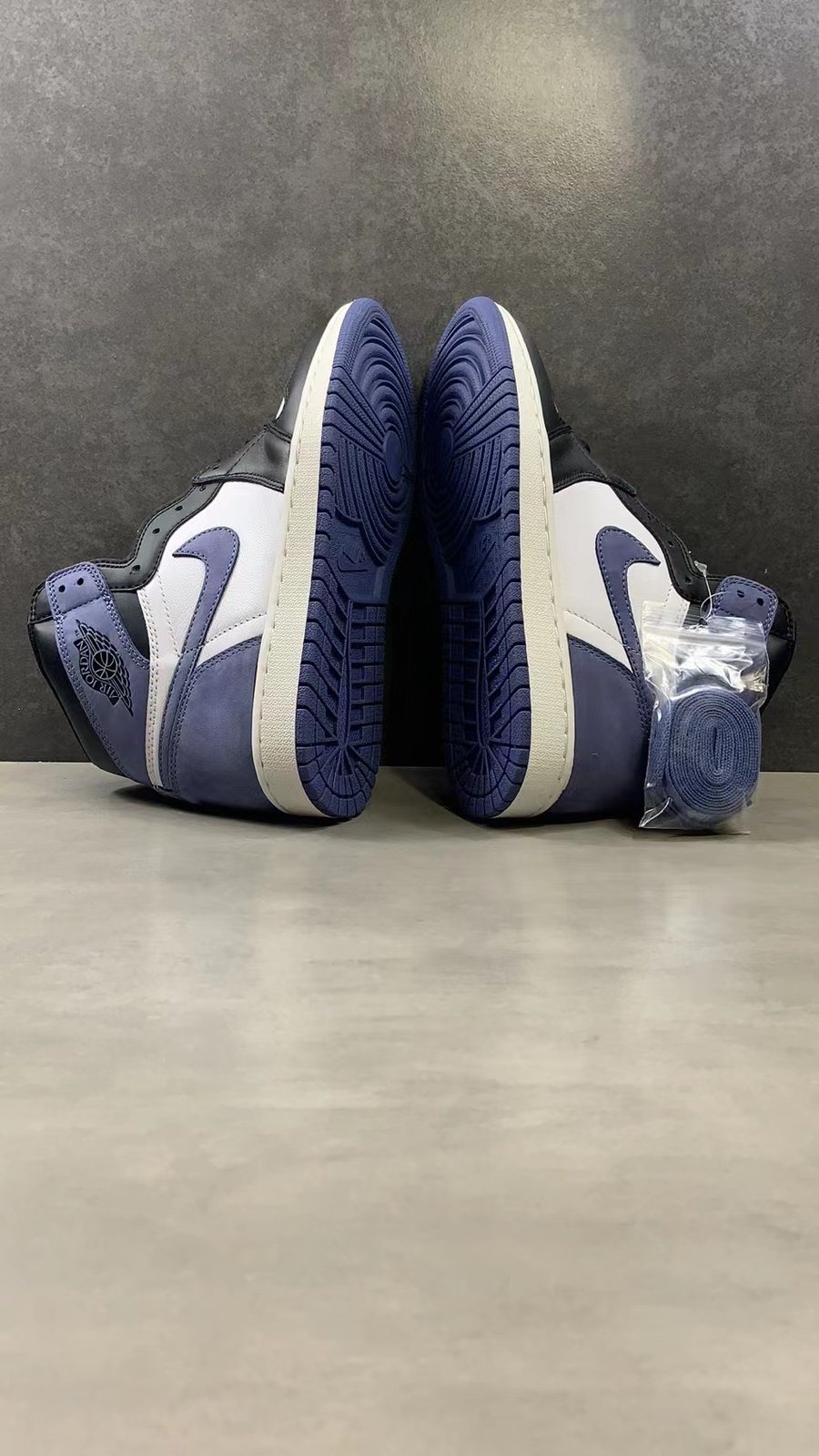 Nike air jordan 1 retro high og blue outlet moon