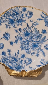 Image 5 of scallop jewelry dish