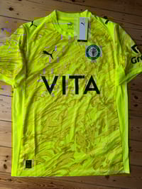 Replica 2025/26 Puma away GK shirt