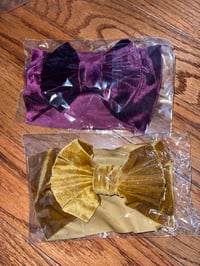 Image 3 of Big Bow