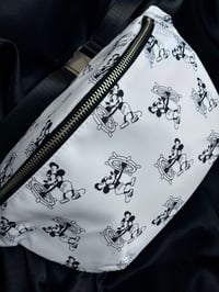 Image 3 of Steamboat XL Belt Bag