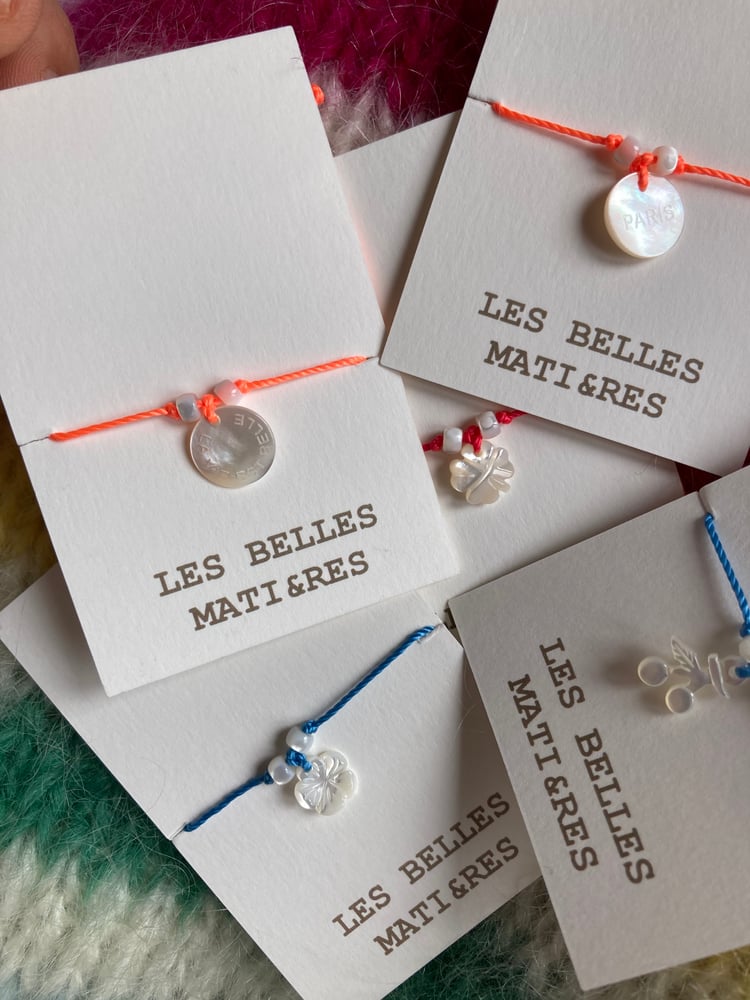 Image of Bracelets charms en nacre sur cordon coloré 