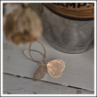 Image 2 of Ginkgo Petal (pins)