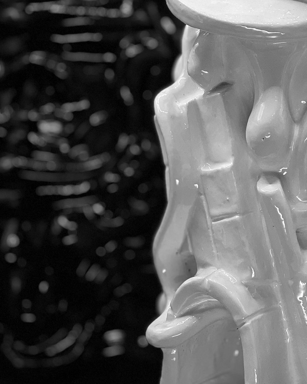 BACK IN THE HOOD PLASTER SCULPTURE (White)