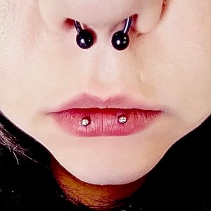 HORIZONTAL LIP PIERCING SERVICES