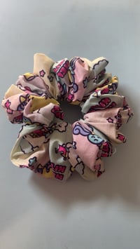 Image 9 of XXL Scrunchies