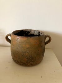 Image 2 of Pot ancien à petites anses 