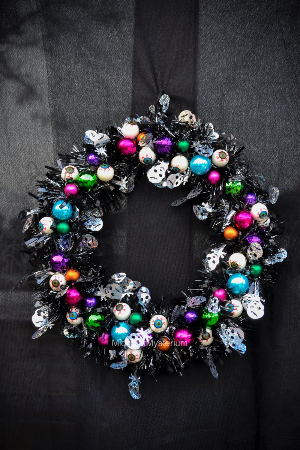 Retina: Decorative Eyeball Wreath