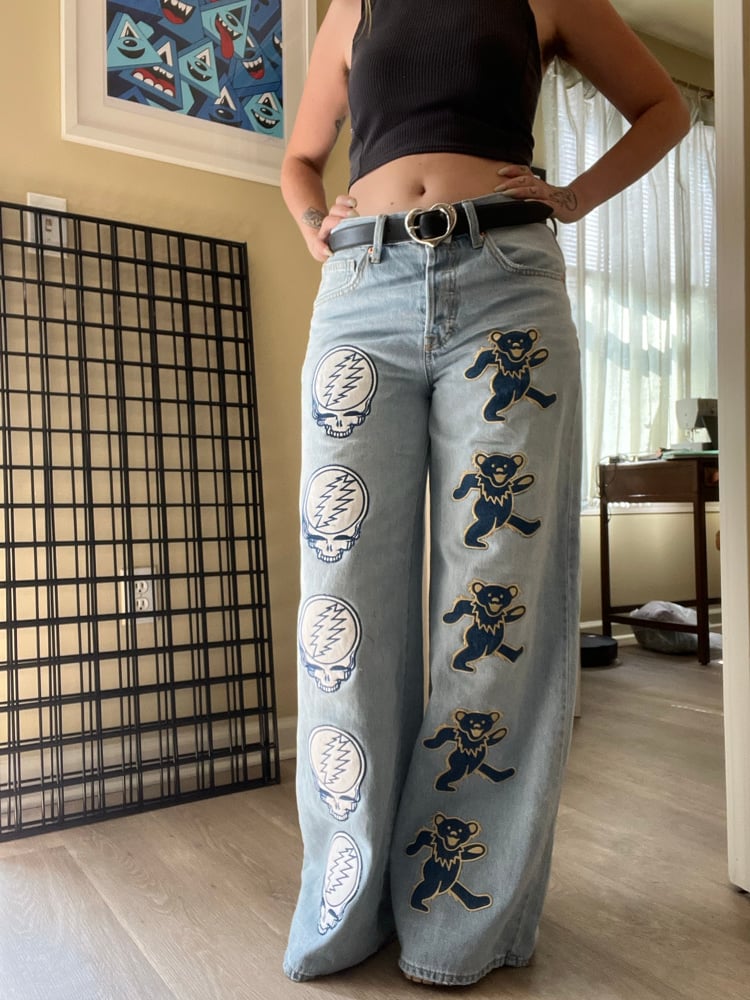 Image of Size 8 Universal Threads Jeans