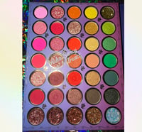 Image 2 of Selena Eyeshadow palette