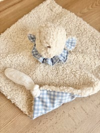 Image 4 of DOUDOU MOUTON TISSU VICHY 