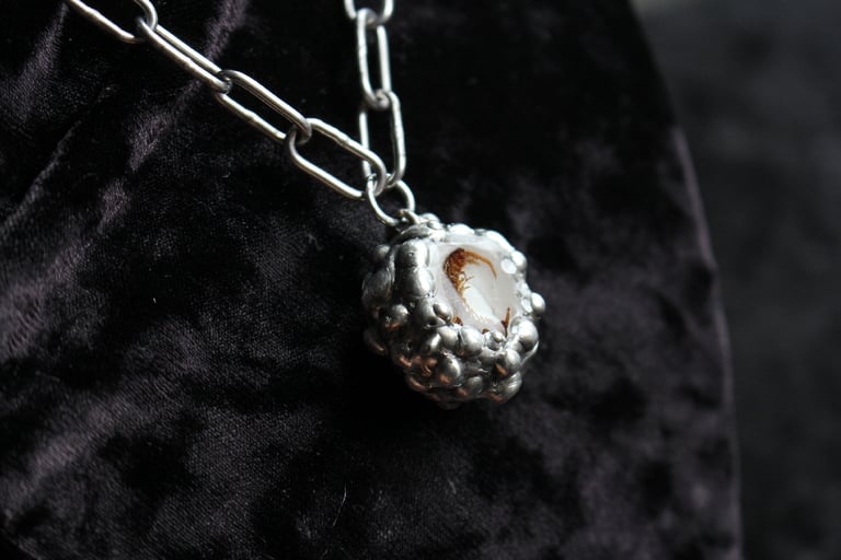 dead good centipede necklace Image 8