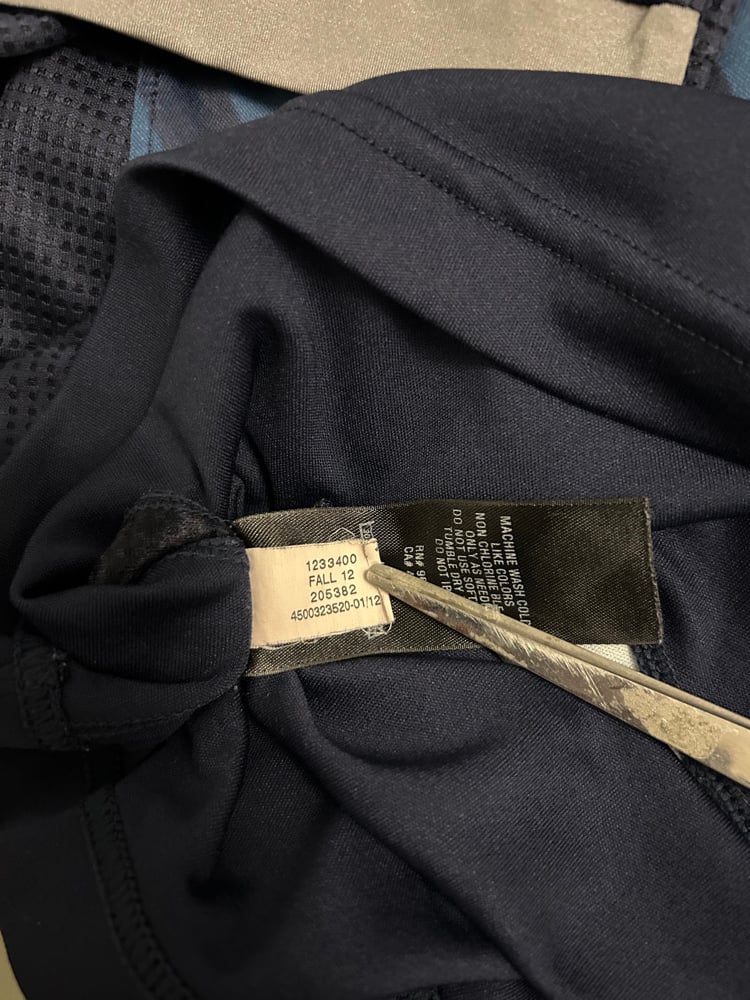 Image of PRE ORDER: Tottenham Hotspur "DEMPSEY 2" 2012/13 Away Shirt + PL patches (L)