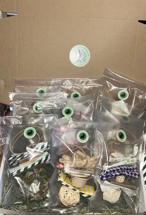 Image of Dried Delights Recycled Enrichment Toy (and make your own option)