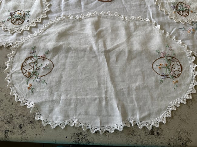 Vintage Floral basket doily set