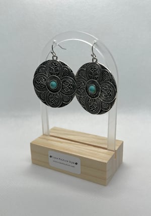 Image of Engraved Round Earrings 