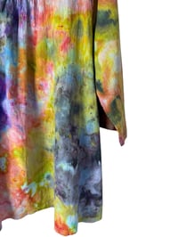 Image 4 of M 100% Cotton Forager Top in Bright Watercolor Ice Dye