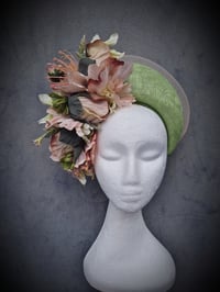 Image 2 of Floral Halo in Lime and Apricot 