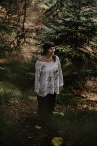 Image 5 of Larix • Light linen blouse