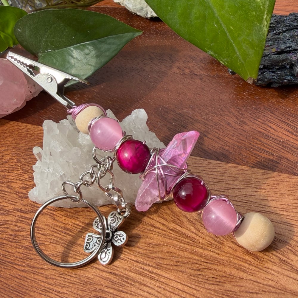 Image of hibiscus high clip keychain 