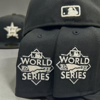 Image 4 of New Era 59Fifty Black-White GLOW