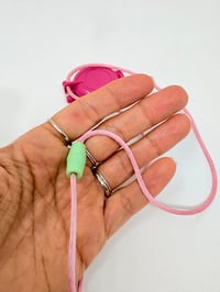 Image 8 of Ensemble bracelet et Polly Pocket Medaillon fushia beauté Complet