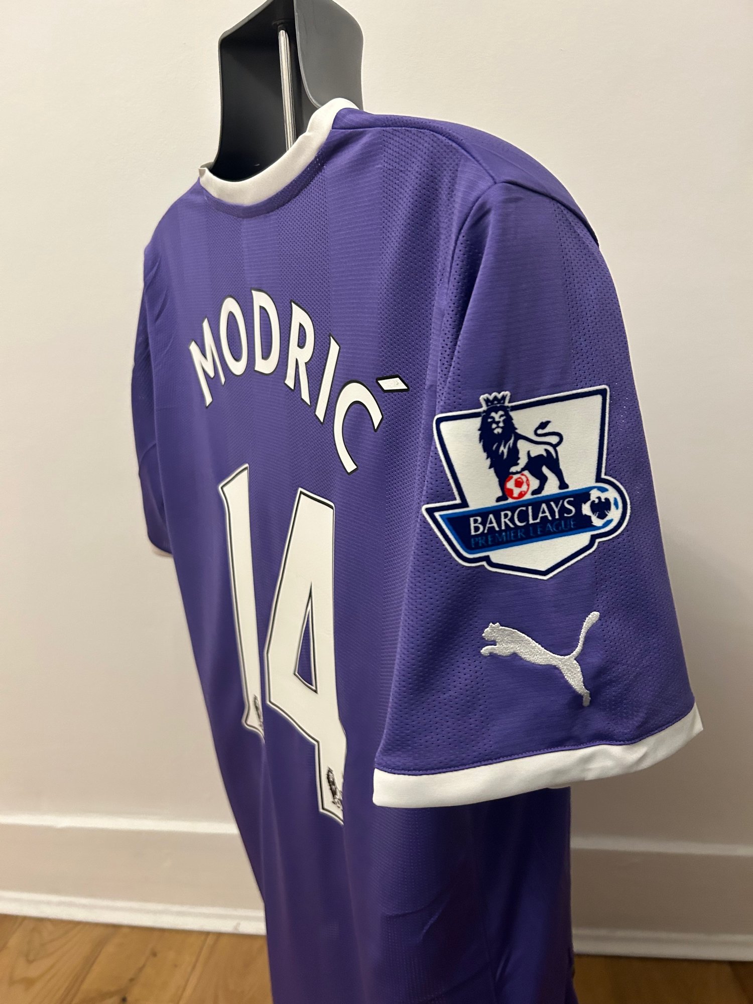 Image of Tottenham Hotspur “MODRIC 14” 2011/12 Away Shirt + PL patches (L)