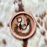 Image 2 of Décoration « Plumes et sigil »